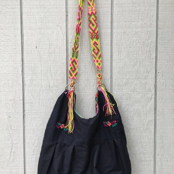 Handmade Floral Embroidered Mexican Satchel Morral Bag - Bolsa Bordada Mexicana - Picture 4 of 4